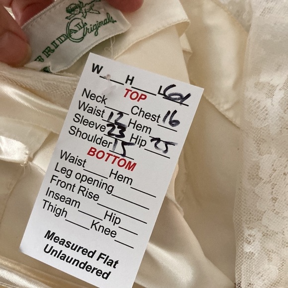 Vintage 1950’s white wedding dress. Size xs. 32” chest‎ 24” waist. Bag b53 ACE - Picture 8 of 9